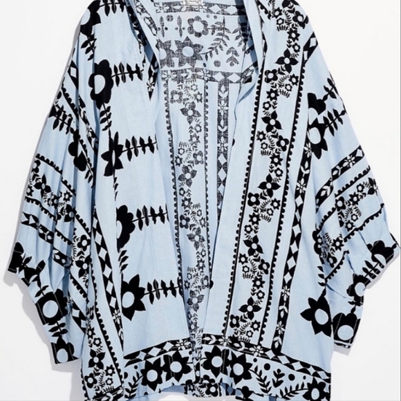 🌸OFFER✨️Free People Keramas Tassel Kimono in Light Floral Blue Black Oversized - Picture 1 of 6